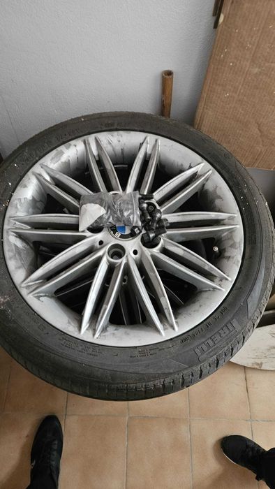 4 Jantes 17" Originais + 4 Pneus Pirelli Run Flat 205/50 R 17
