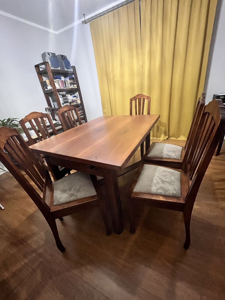 Stół drewniany i 6 krzeseł