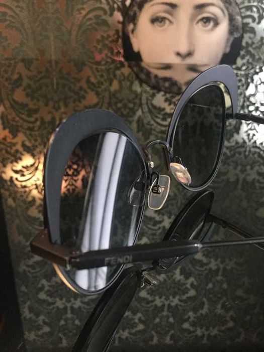 Óculos FENDI pretos