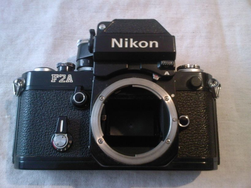 Nikon F2A плівочний фотоапарат з кофром і паспортом