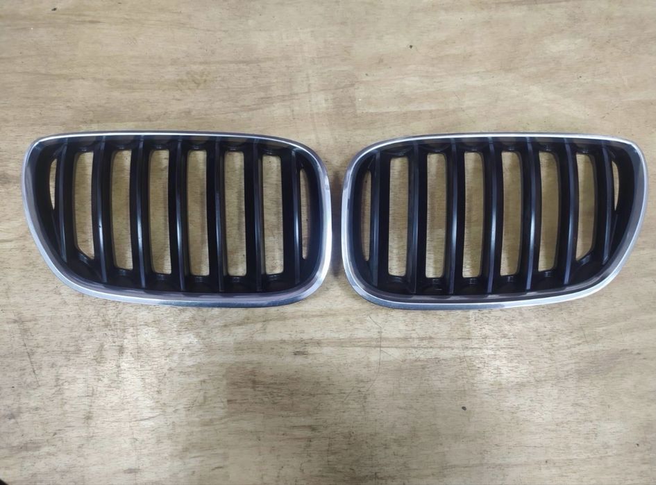 Продам решотку радиатора , ноздрі бмв х5 е53