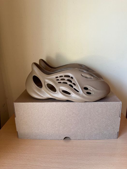 Yeezy Foam RNNR 'Clay Tape'