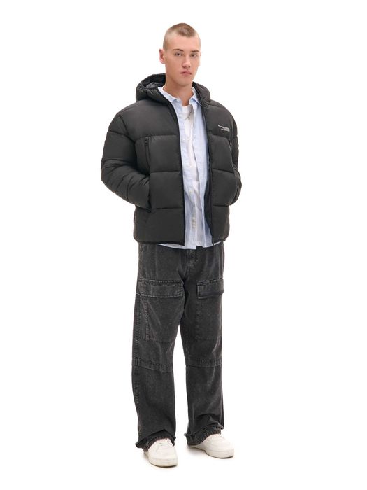 Зимовий Пуховик Чорний з капюшоном 2025 Виробник Польща Розмір M