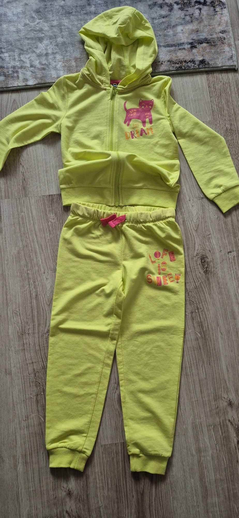Dres 110/116 4-6 lat neon