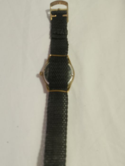 Продаються 2 годинника