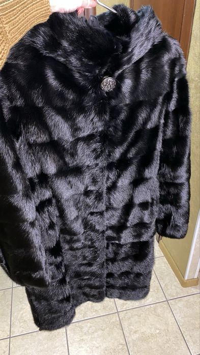 Норкова шуба чорна