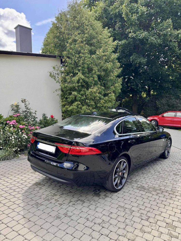 Jaguar XF 2018r 2.0D Automat 8HP Sprawny