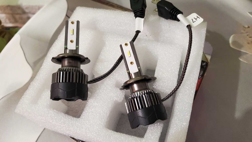 Світлодіодні лампи H7, 8000K White Blue, 600000LM 800W