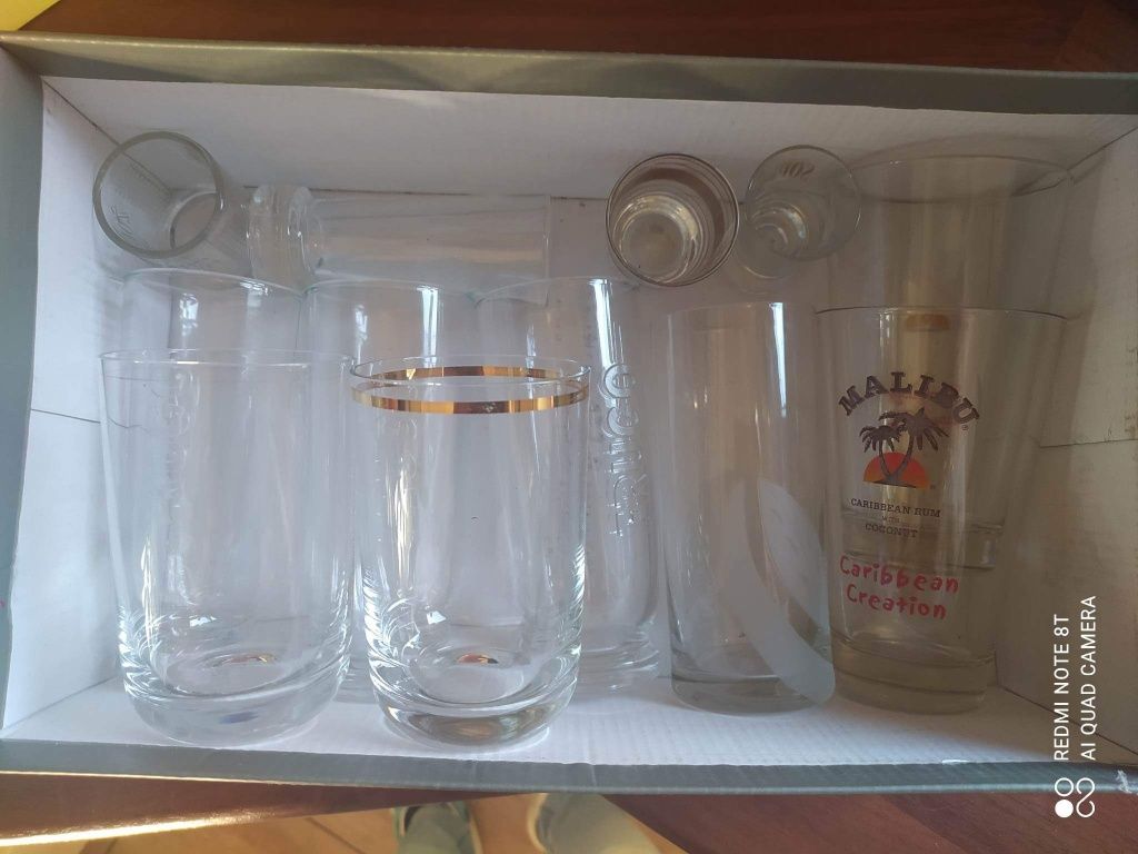 Kieliszki i szklanki różne