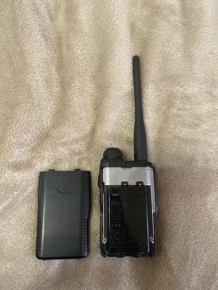 Рація Yaesu VX-3R ( залишилось 2 шт)