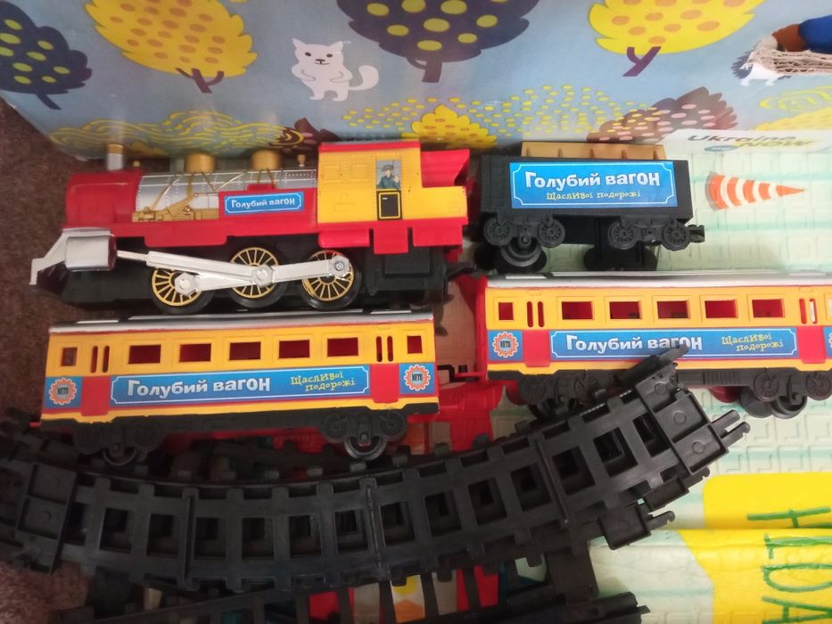 Дитяча іграшка потяг. Музична іграшка