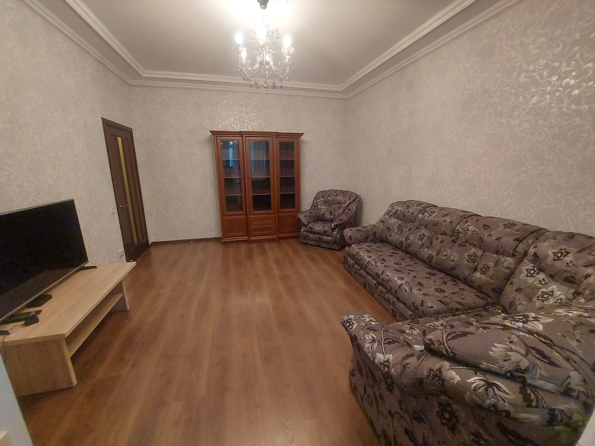 Сдам 2ком ЖК Успех/ Инглези/ Неб сотни. Длительно или лето