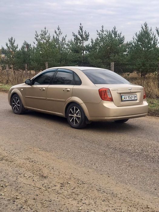 Продам авто Chevrolet Lacetti в хорошем состоянии.