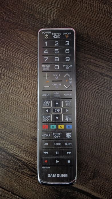 Telewizor TV Samsung UE46C8000 + 3 pary okularów 3D + uchwyt na ścianę