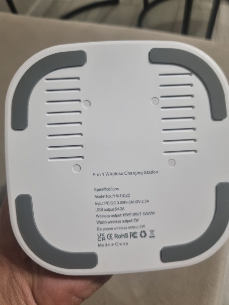 Ładowarka o dukcyjna  stacja dokująca 5W1 APPLE Samsung USB 18W QC 3.0