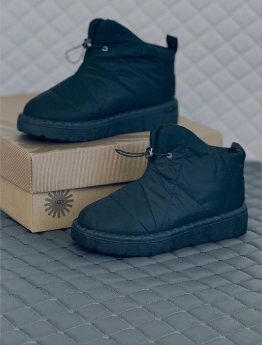 Женские зимние черные термо дутики Ugg