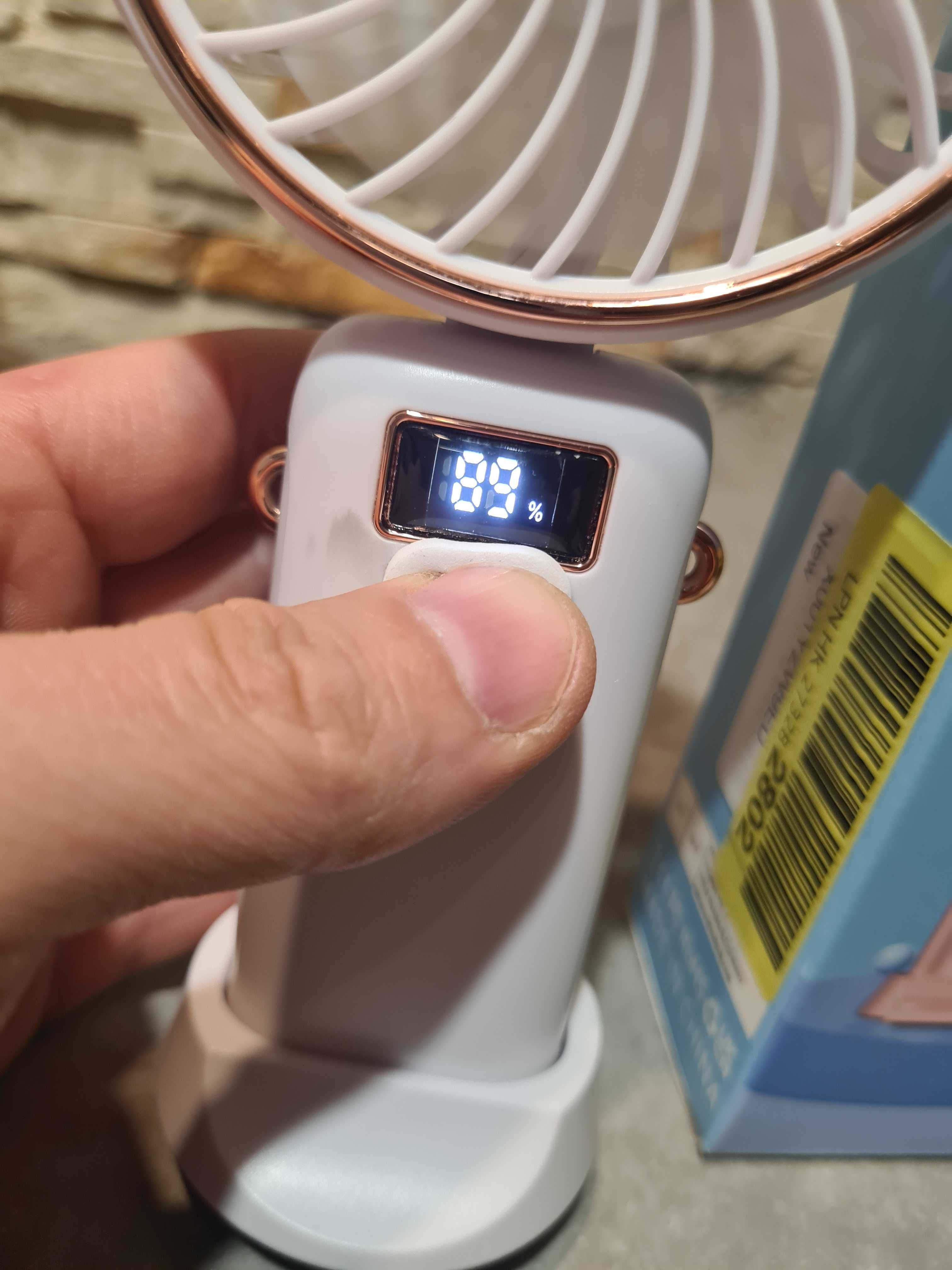 mini ręczny wetnylator ładowany na USB