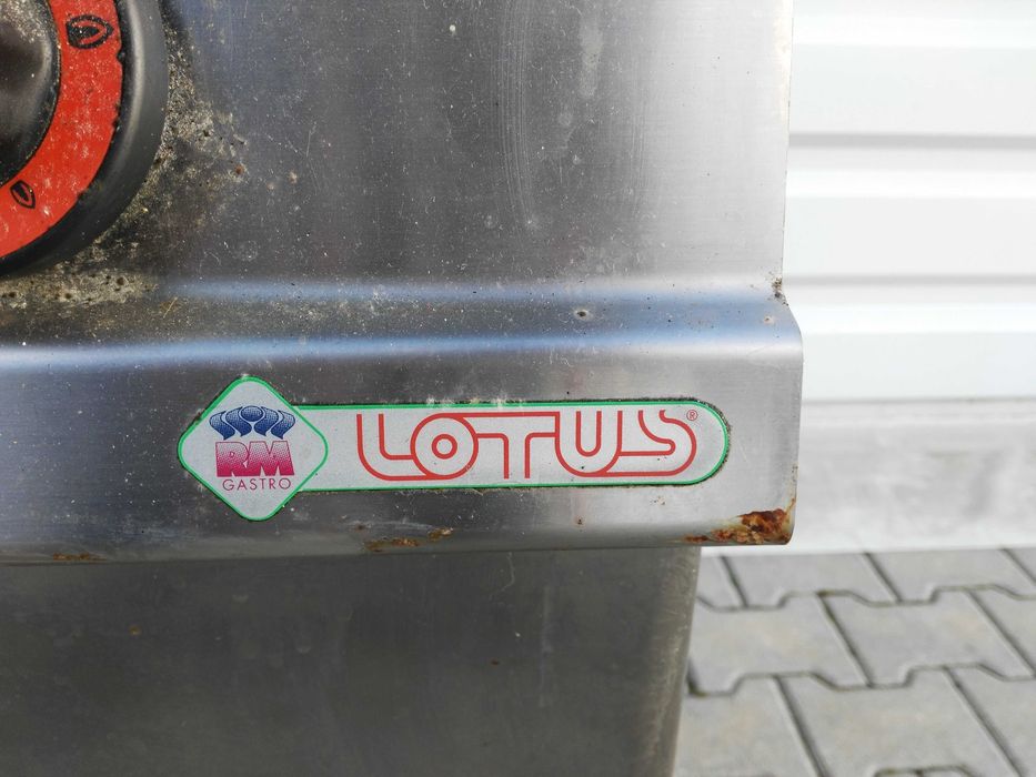 Kuchnia gazowa LOTUS 6-palnikowa z płytą i piekarnikiem elektrycznym