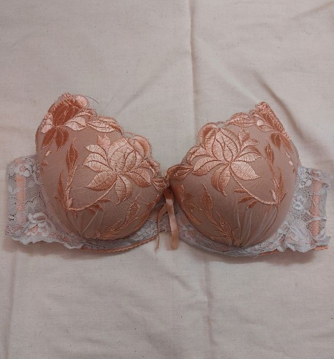 Stanik brzoskwiniowy biustonosz 75B firmy Aerlaimei