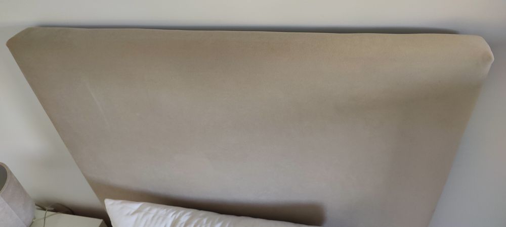 Cama estofada + sistema elevatório + estrado + colchão