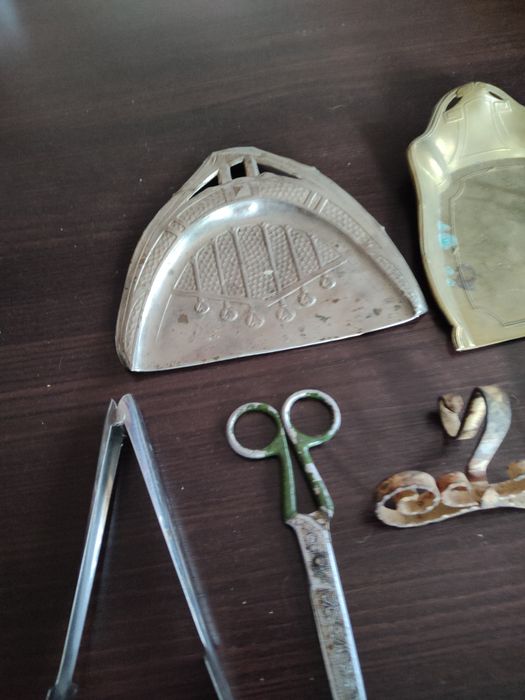 starocie kolekcja CAŁOŚĆ szufle podstawka pod zdjęcia nożyce szczypce