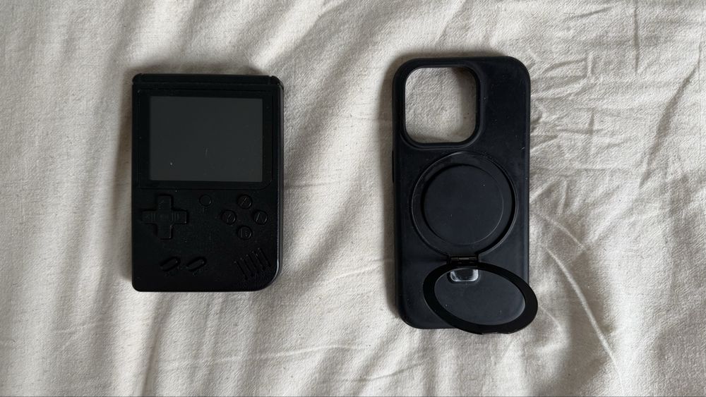 Чохол на айфон 15proі та ретро приставка з понад500 ігор
