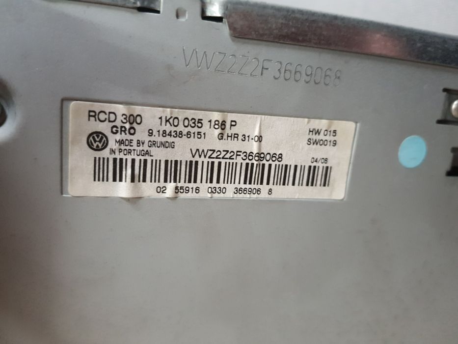 Radio samochodowe VW Volkswagen RCD300 CD +kod Passat b6 Golf 5 Caddy
