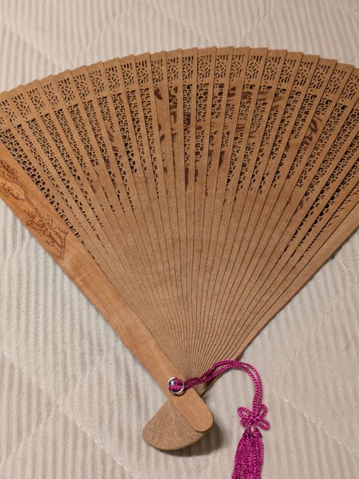 Wachlarz w dekoracyjnym opakowaniu