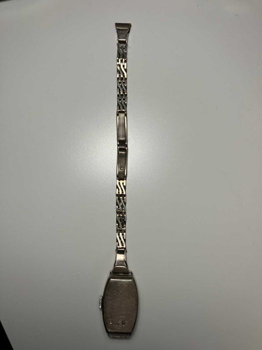 Часы наручные женские "ЗИФ", 30-е годы, серебро 875, на ходу.