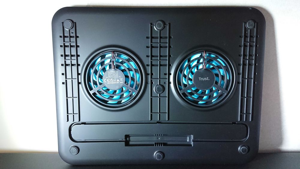 Подставка под ноутбук / планшет до 16" дюймов Trust Cyclone 17866