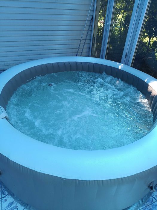 Бассейн/джакузи  рабочий 4-6 человек