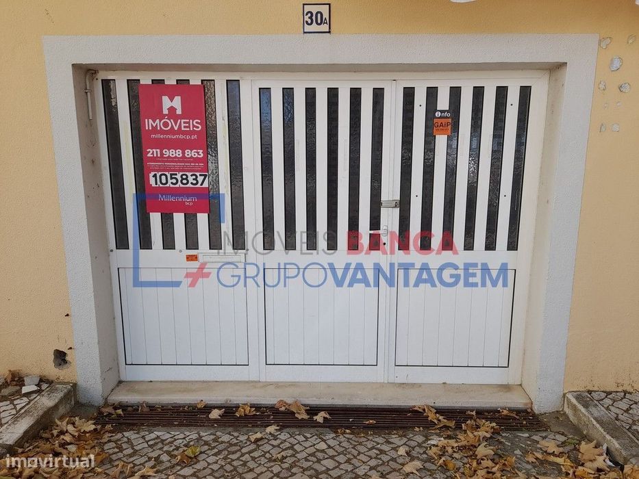 Loja, para venda, Almada - Charneca de Caparica e Sobreda