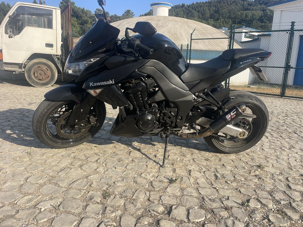 Kawasaki Z 1000 muito bom estado