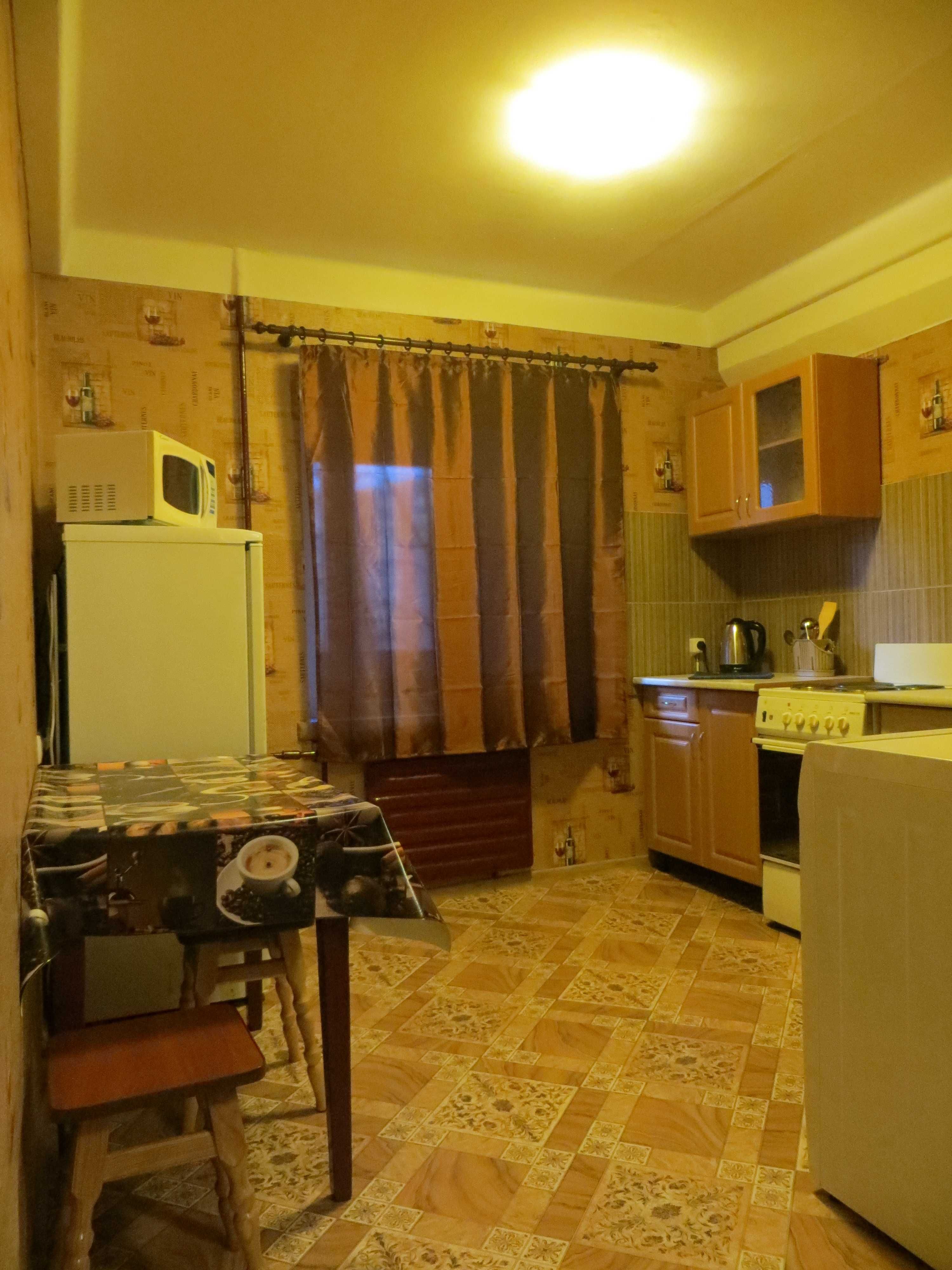 Оболонь. Посуточно, Почасово рядом с метро "Героев Днепра" ТЦ "Oasis".
