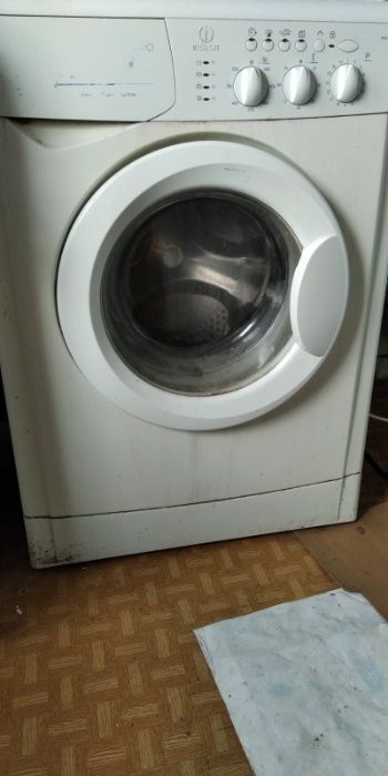 Стиральная машина Indesit WISL 85X