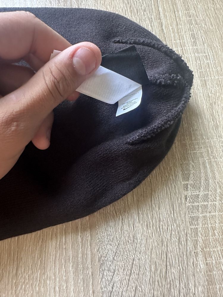 Шапка nike metal swoosh