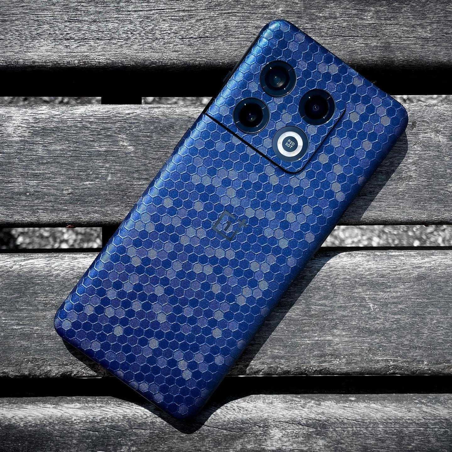 Плівка Honeycomb Black Navy Blue Соти на задню частину смартфона
