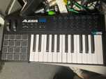 Міді клавіатура Alesis Vi25