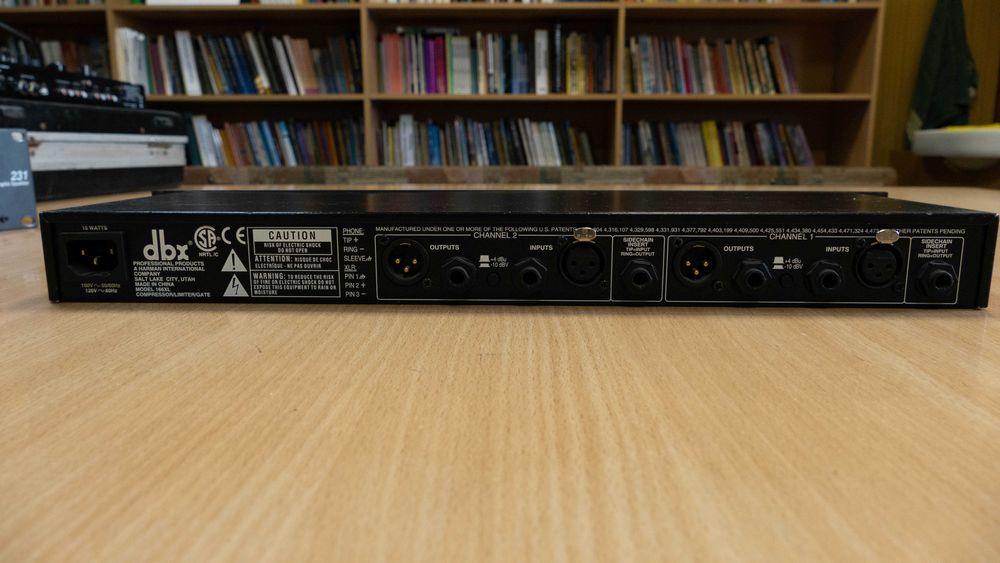 Компрессор/лимитер/гейт DBX 166XL