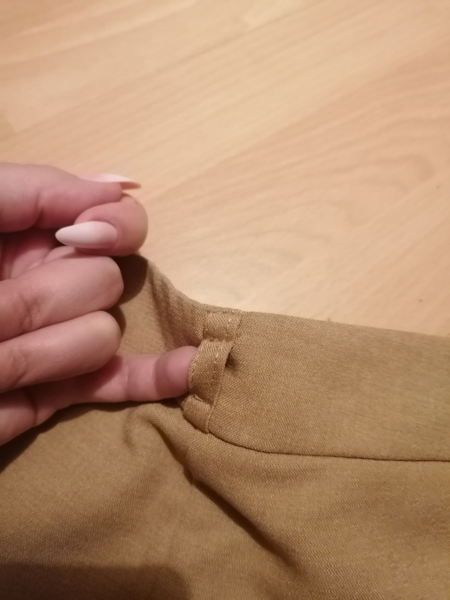 Karmelowe beżowe eleganckie spodnie na kant F&F 38