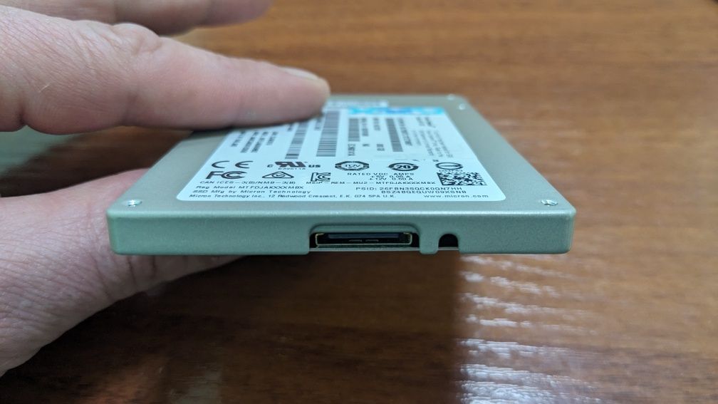 Продам серверний SSD диск 800 Гб з підключенням SAS