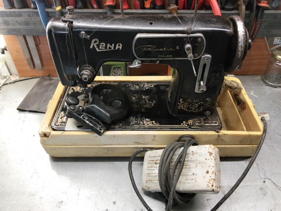 Máquina de costura Rena