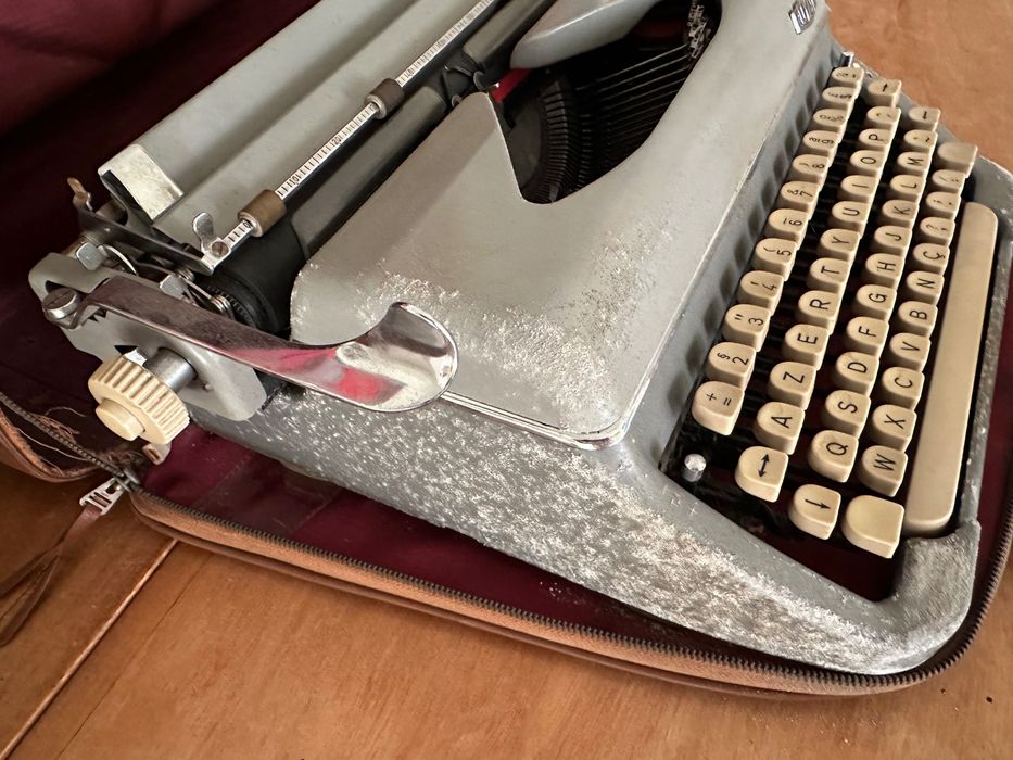 Máquina de escrever antiga