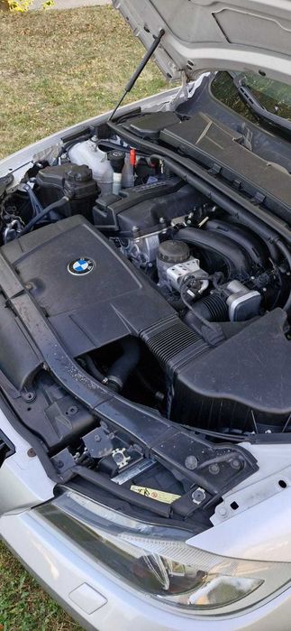 Bmw e90 320i Xenon Skóra Navi Szyberdach