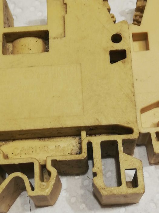 Simed ZUG 35 i 16 kwadrat 10 szt na szynę DIN