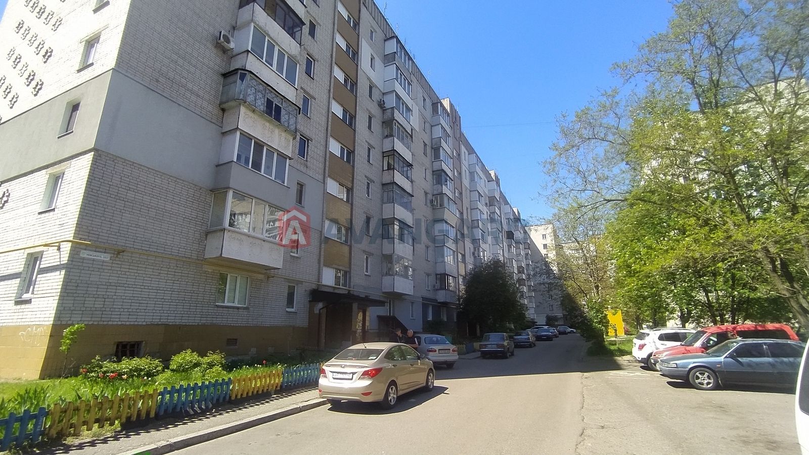 Велика 4-к. квартира з ремонтом і меблями. Працюємо за держпрограмами!