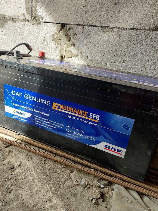 Продам два аккумулятора Даф