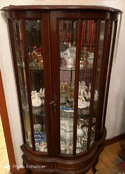 Cristaleira com gaveta