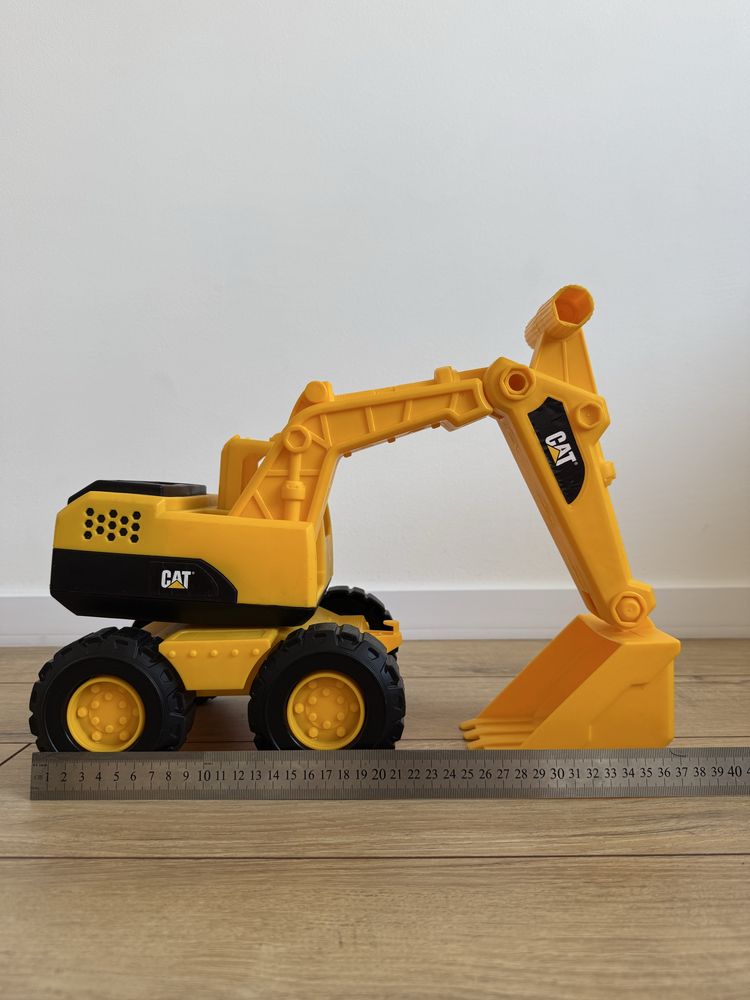Серія будівельних вантажівок CAT 38см