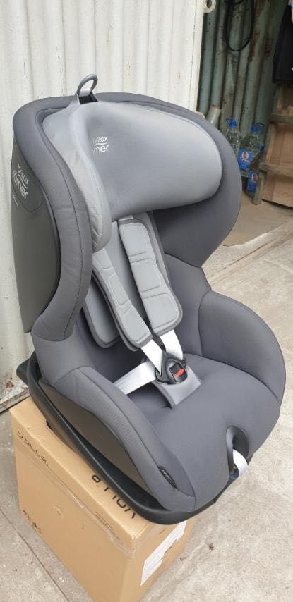 Автокрісло Britax Römer TRIFIX2 i-SIZE